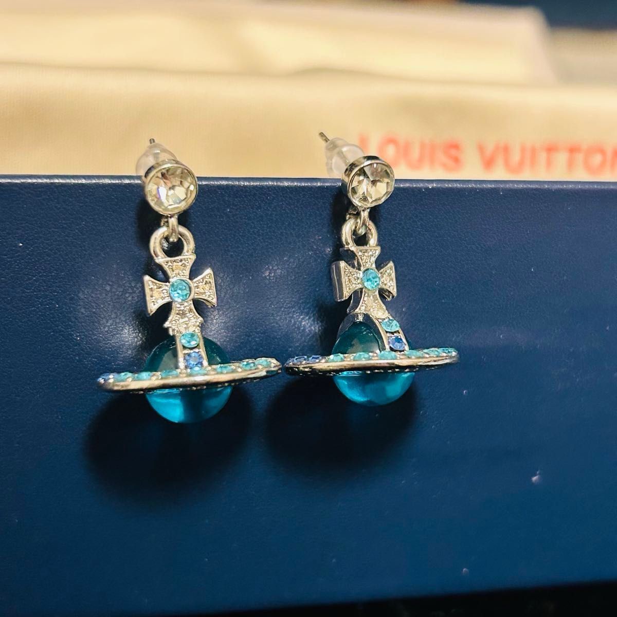 ヴィヴィアンウエストウッド* VIVIENNE WESTWOOD ピアス ブルー Vivienne Westwood ヴィヴィアンウエストウッド オーブピアス