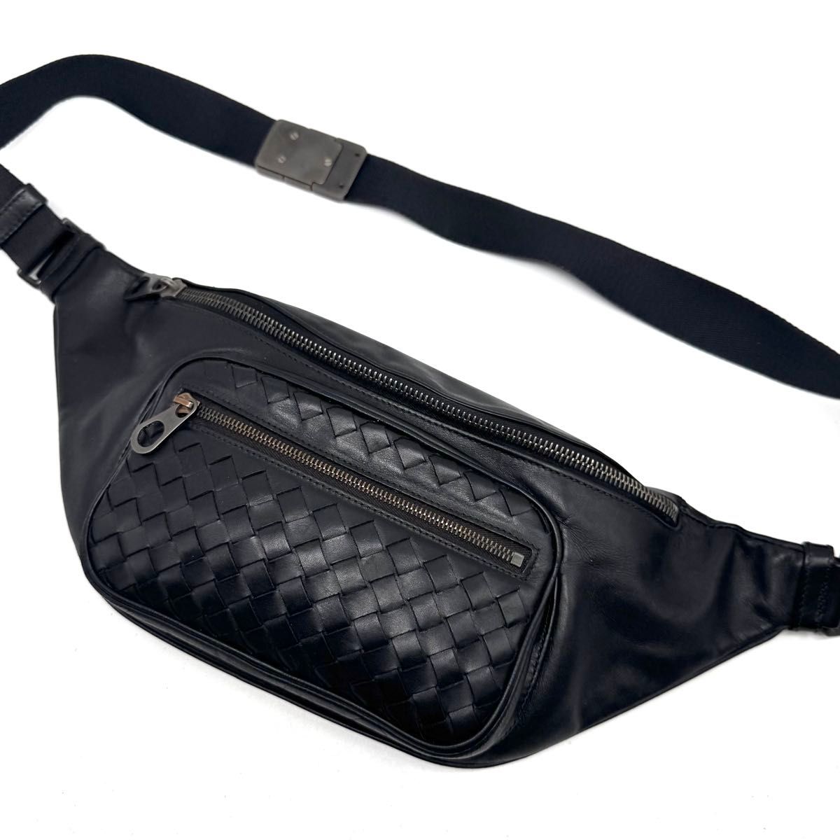 ボッテガヴェネタ イントレチャート 陰影 クロスボディバッグ 美品】BOTTEGA VENETA ボッテガヴェネタ ボディバッグ クロス