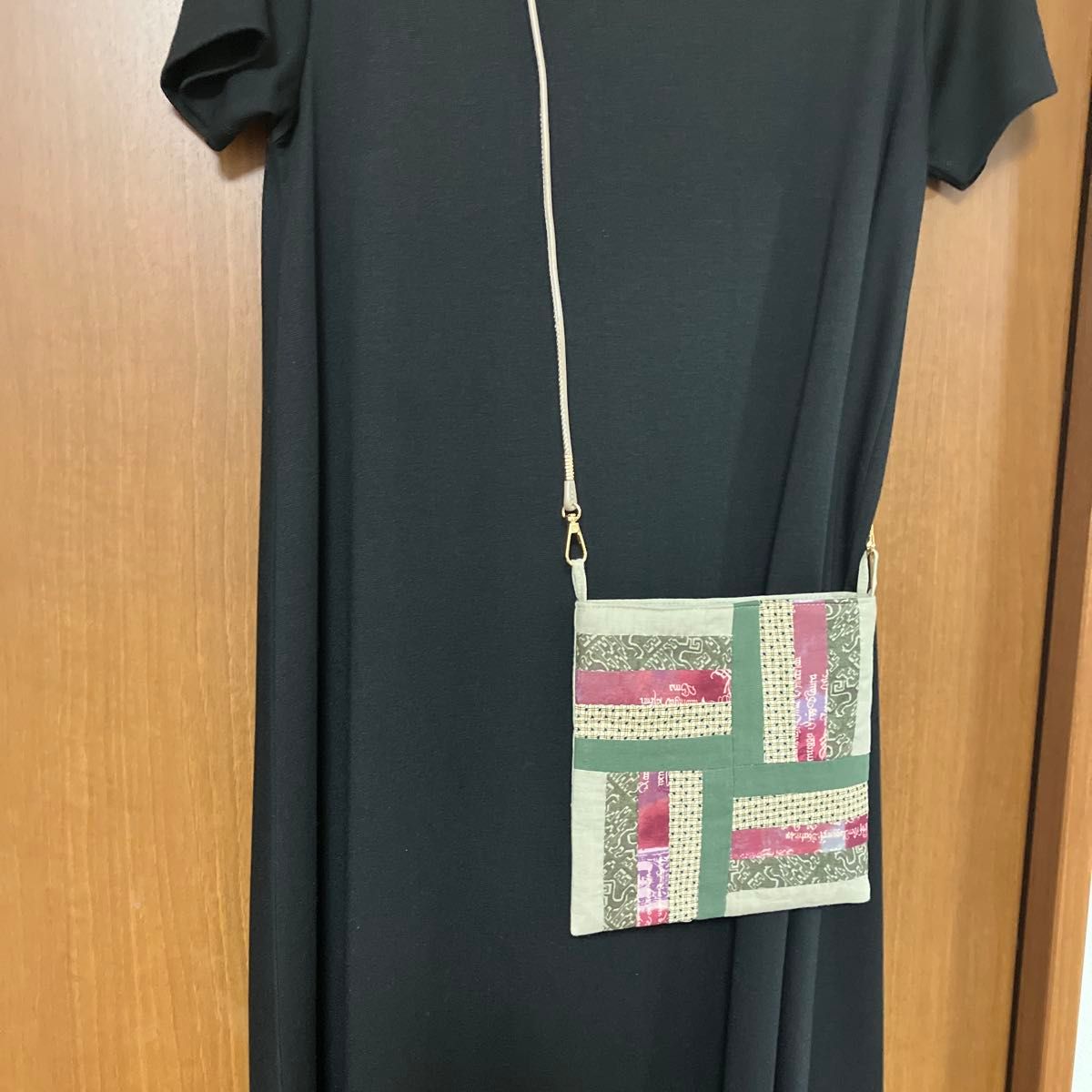 限定出品 SALE ユキエモン 20cmファスナー サコッシュ パッチワーク パッチワークキルト サコッシュバッグ ハンドメイド 手づくり