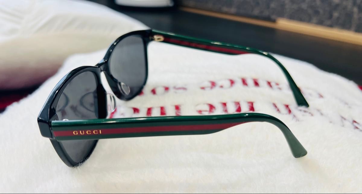 GUCCIブラック ラウンド型サングラス グラデーションレンズ GUCCIブラック ラウンド型サングラス グラデーションレンズ