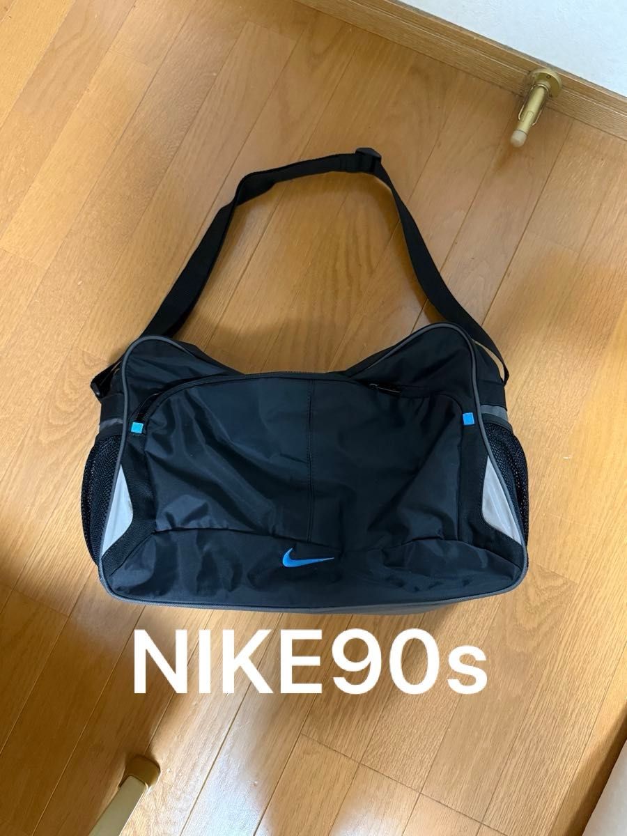 90's Nike メッセンジャーバッグ y2k テック系 90's Nike メッセンジャーバッグ y2k テック系 90s NIKE ナイキ