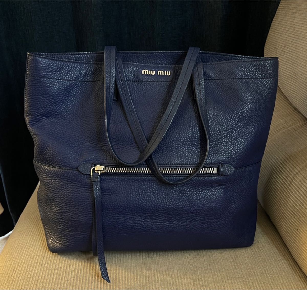 miu miu ブルー レザートートバッグ 正規品 Miu Miu レザー トートバッグ ショルダーバッグ ネイビー