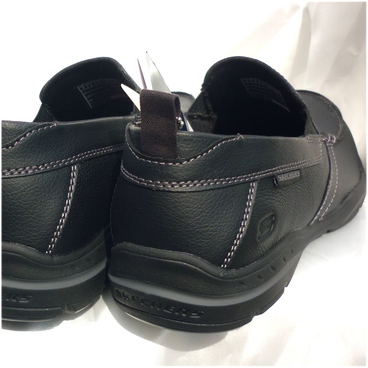 スケッチャーズ 黒ローファー エクストラワイド幅 幅広甲高に 新品27 5cmスケッチャーズ Skechers 黒ローファー リラックスド