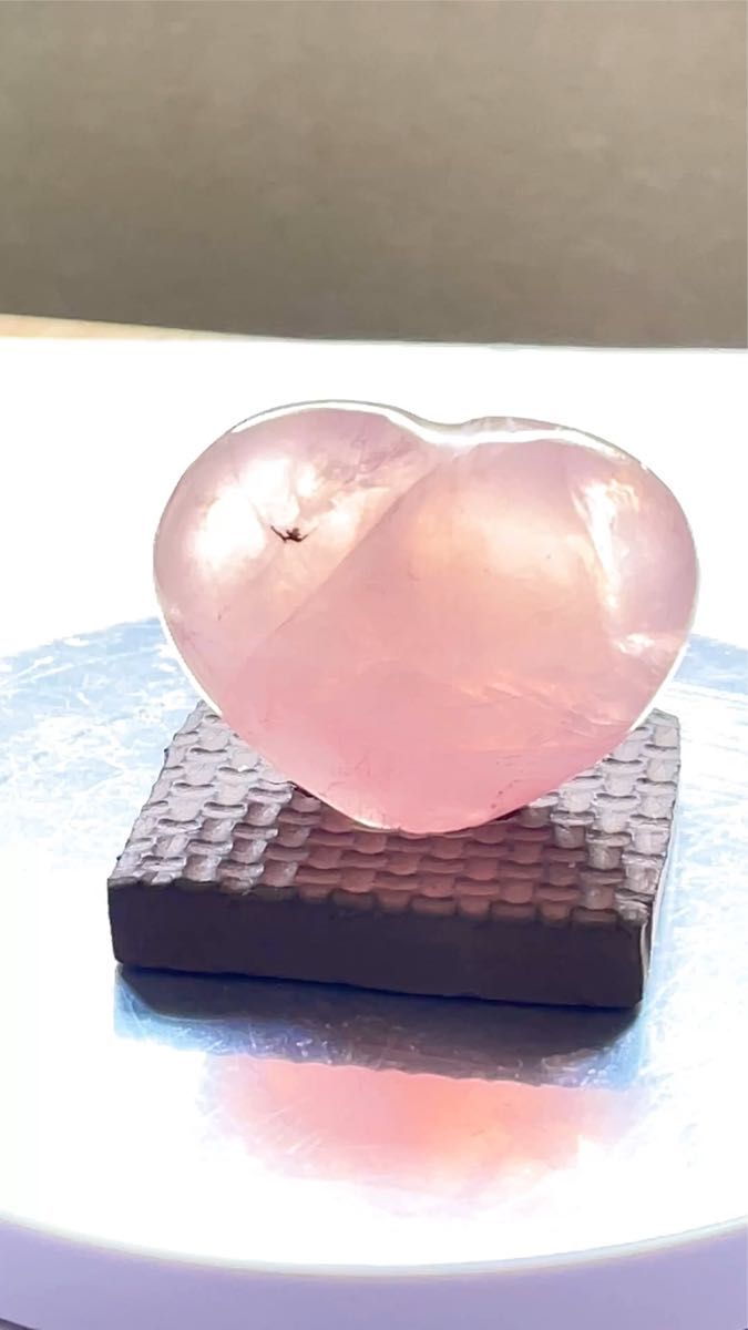 ローズクォーツ(紅水晶)原石ハート型パワーストーン【完全天然石】エネルギー覚醒済 完全浄化 本物 スピリチュアル オブジェ 置物