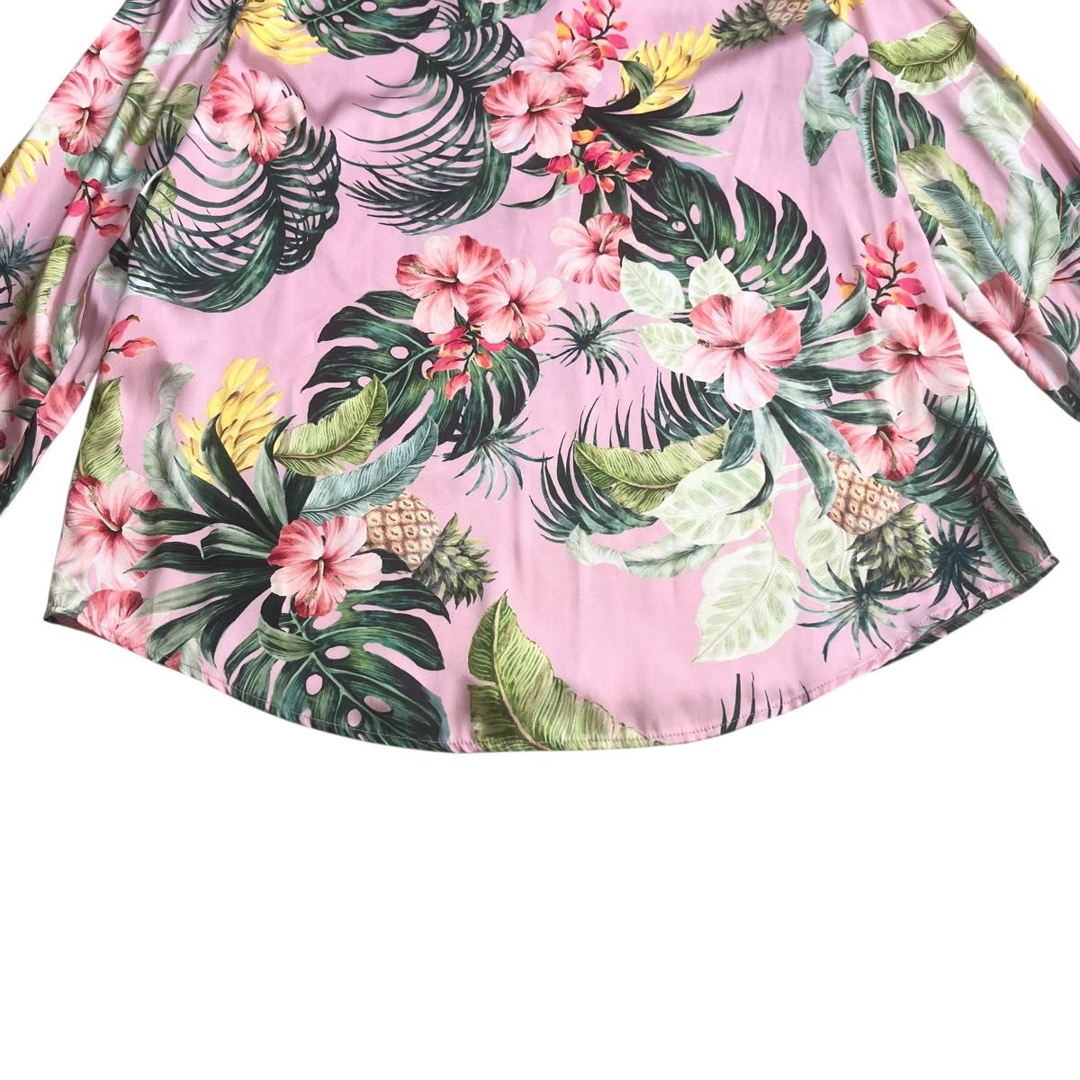 新品 レア セットアップ ZARA サテン ピンク フラワー 花柄 模様 総柄 新品 未使用 ZARA ザラ 花柄 総柄 サテン シャツ ブラウス プル