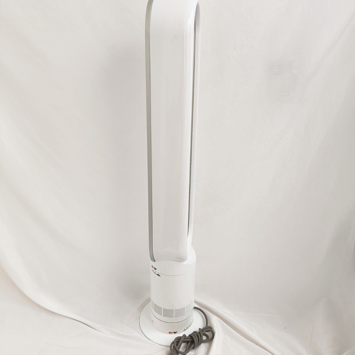 Dyson AM07DCWSCool 羽の無い扇風機 ホワイト 美品 2023年 Dyson AM07DCWSCool 羽の無い扇風機 ホワイト 美品 2023年 Dyson