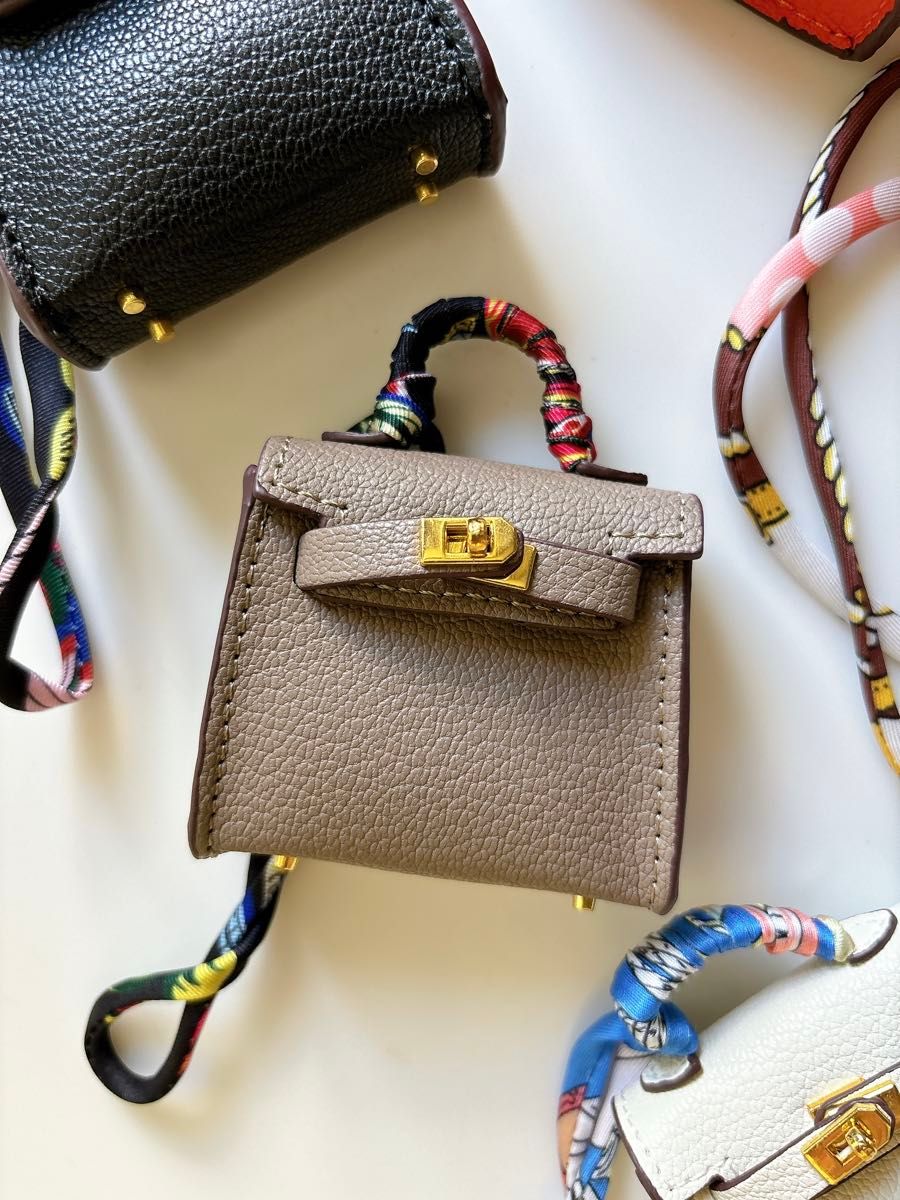 シンプル可愛い♪【HERMES】ケリー チャーム イヤフォンケース 新品 BAG ミニバッグチャーム ミニチュアチャーム イヤホン