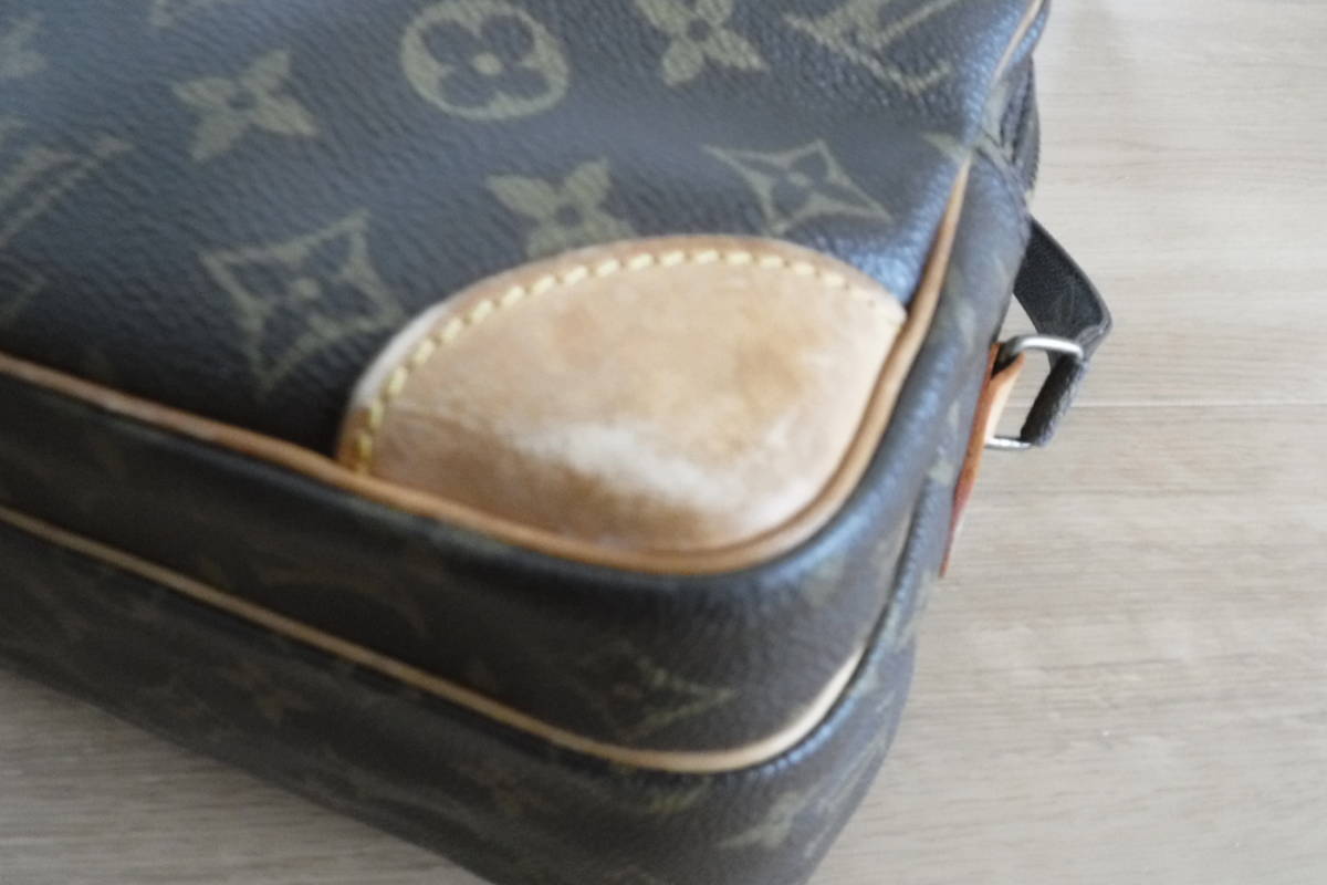 税不要特価 美品!LOUIS VUITTON ルイヴィトン モノグラム柄 男女斜めOK ショルダーバッグ ナイル☆①定価１５万以上 べたつきなし_画像3