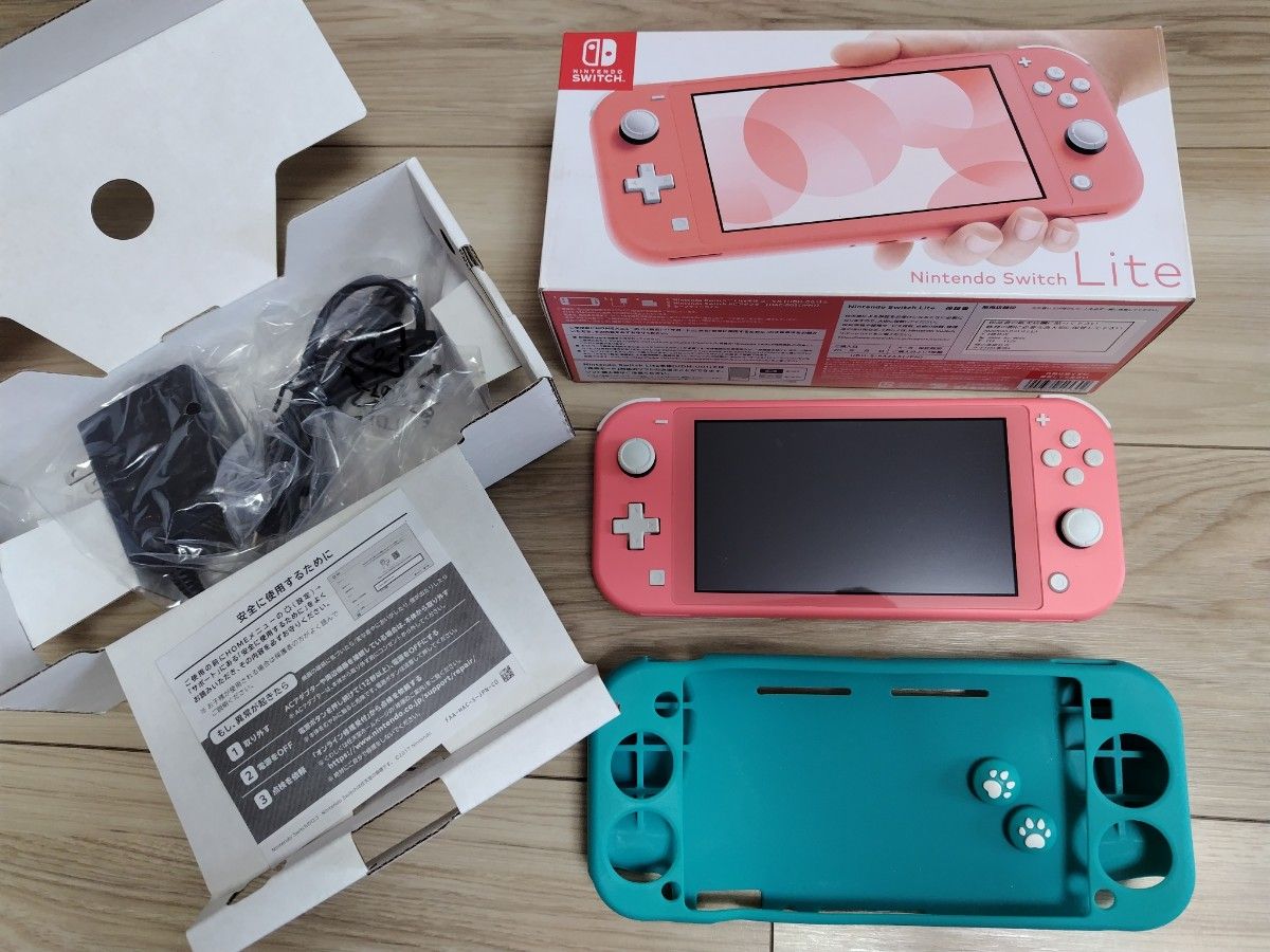 【美品】Nintendo Switch Lite ピンク 本体 専用ケース付き Nintendo Switch Lite ピンク 本体 箱と専用ケース付き Nintendo