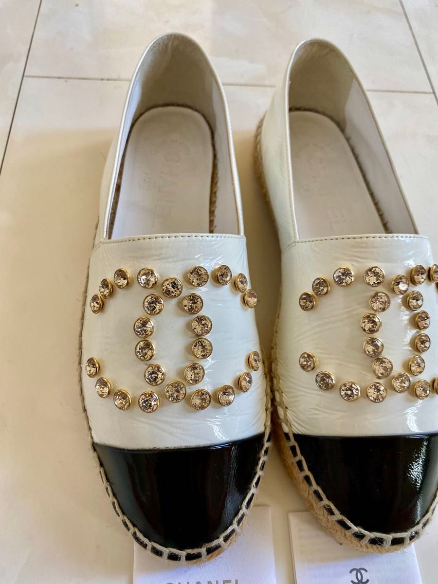 25SS/25P_大きめCC_CHANEL_エスパドリーユ_スリッポン_フラット 美品 シャネル クリスタル ロゴ エスパドリーユ スリッポン