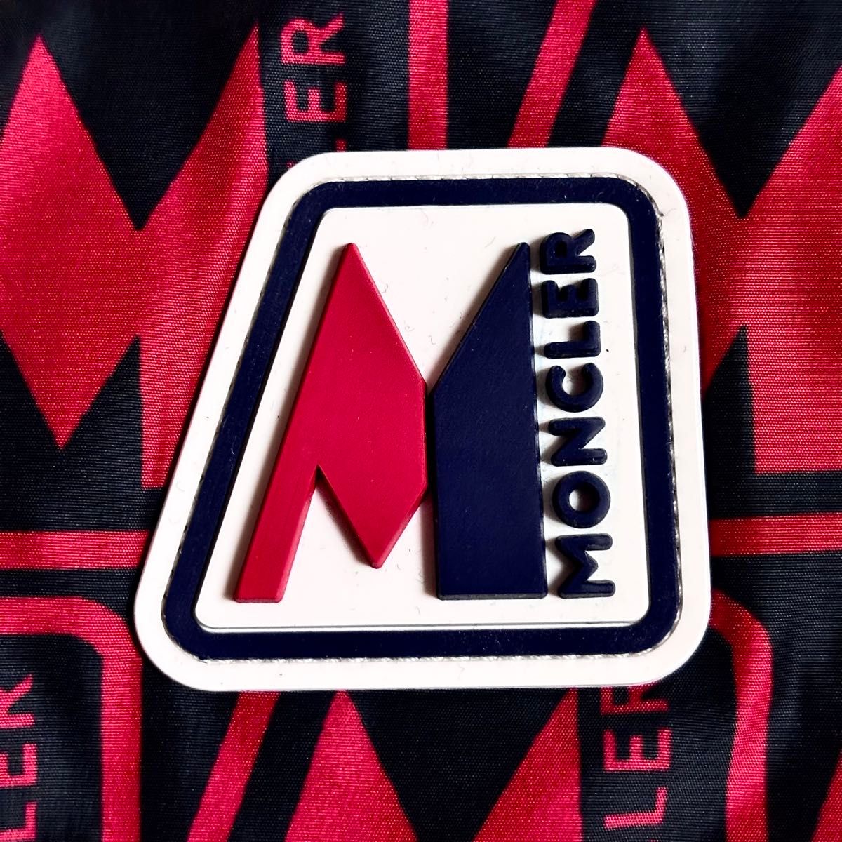【MONCLER】 モンクレール ロゴ パッチ ツイード ショーツ 超美品】MONCLER ・ロゴパターン ショートパンツ・ラバー