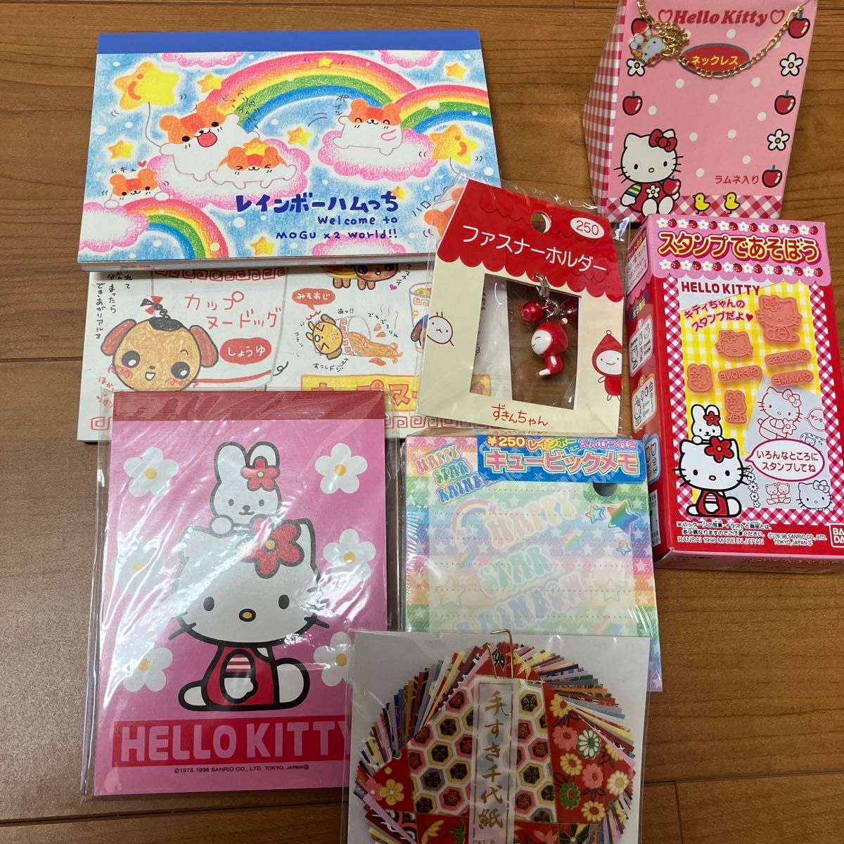 ハローキティ まとめ売り26 ベーシックぬいぐるみ ご当地メモ帳 根付 はんこ他 ハローキティグッズ まとめ売り メモ帳 ネックレス スタンプ
