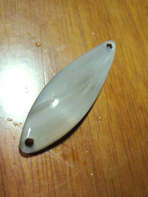 ☆彡 NO.S-122 水牛角ルアー 長さ 49.2mm 幅 14.2mm 1.65g 新品