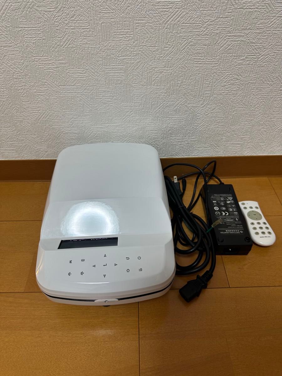 FunLogy Air ファンロジー・エアー /超短焦点プロジェクター 新古品 FunLogy Air ファンロジー・エアー /超短焦点