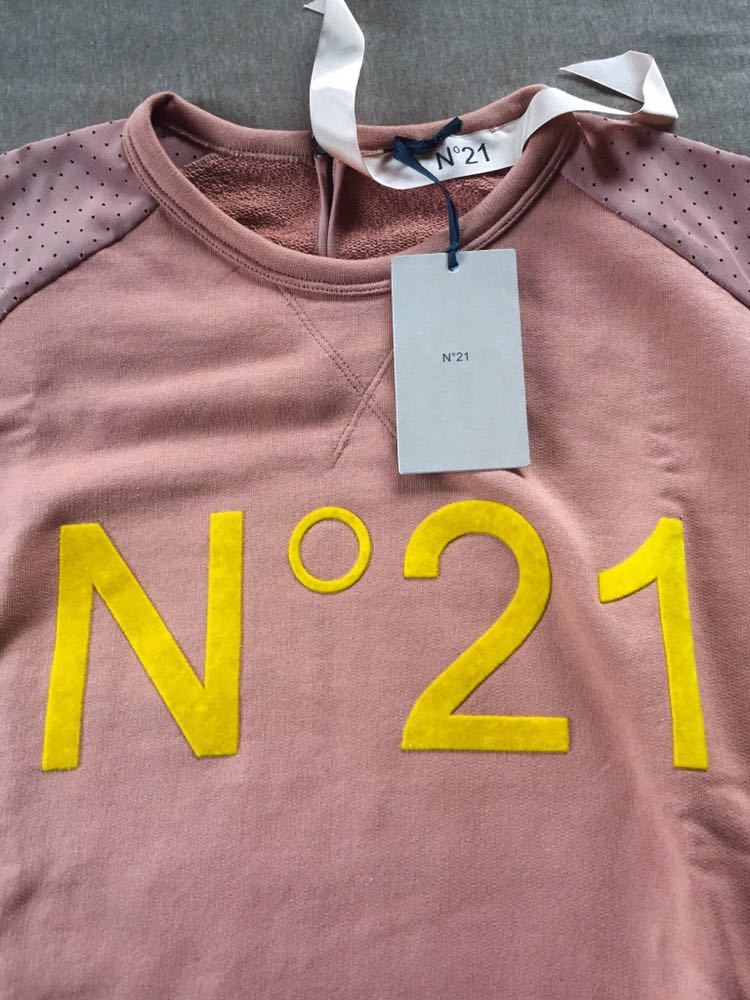 新品 N°21 ノースリーブ 切り替え ロゴ スウェット カットソー ヌメロヴェントゥーノ size 44 ヌメロ レディース Tシャツ ジレ