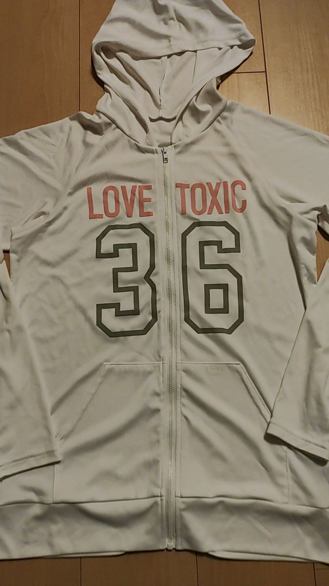 LOVE TOXIC ラッシュガード ジップアップパーカー ホワイト 160㎝