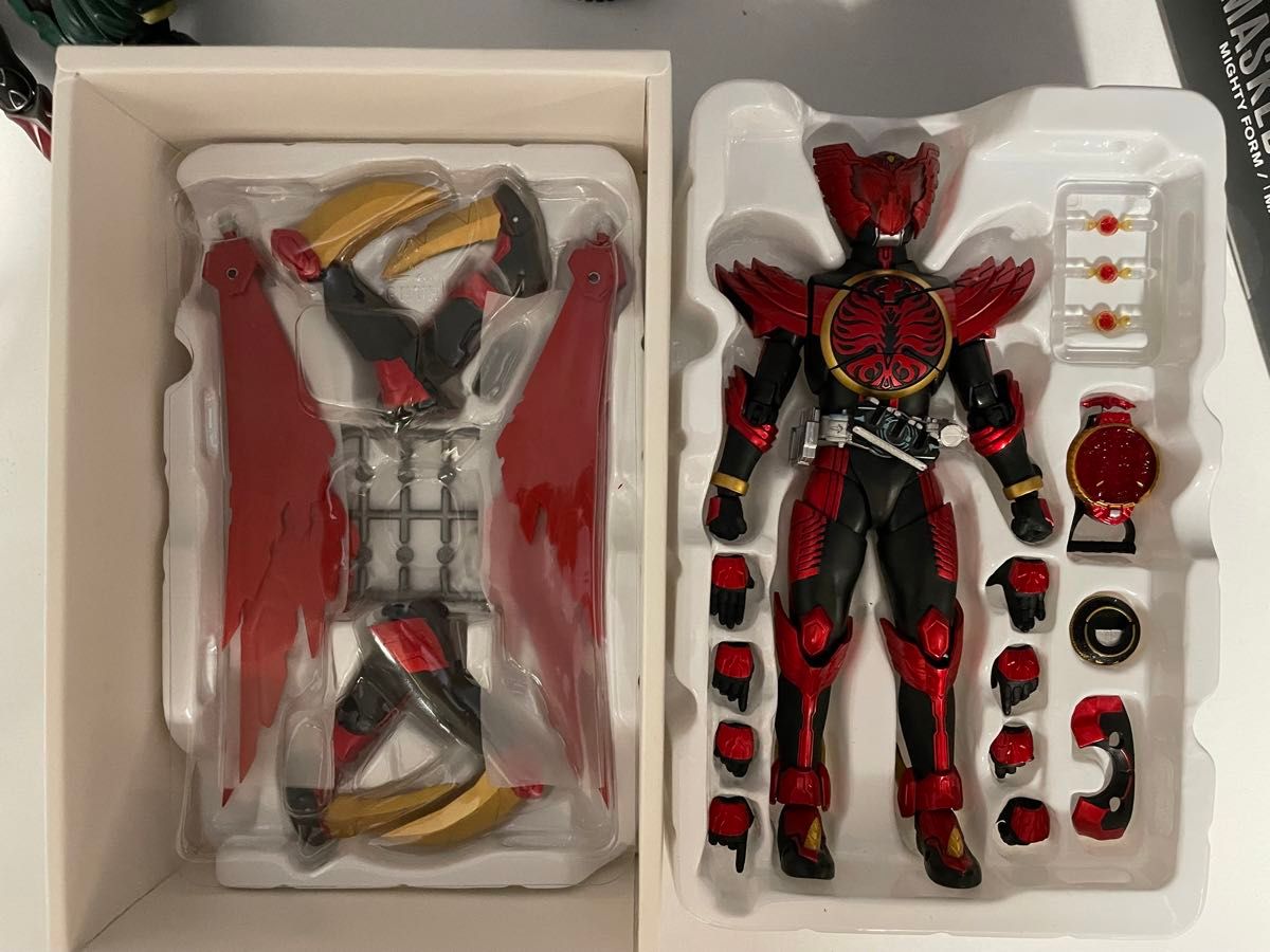 S.H.Figuarts(真骨彫)仮面ライダーオーズ タトバ&タジャドル S H Figuarts 真骨彫製法 仮面ライダーオーズ タジャドルコンボ