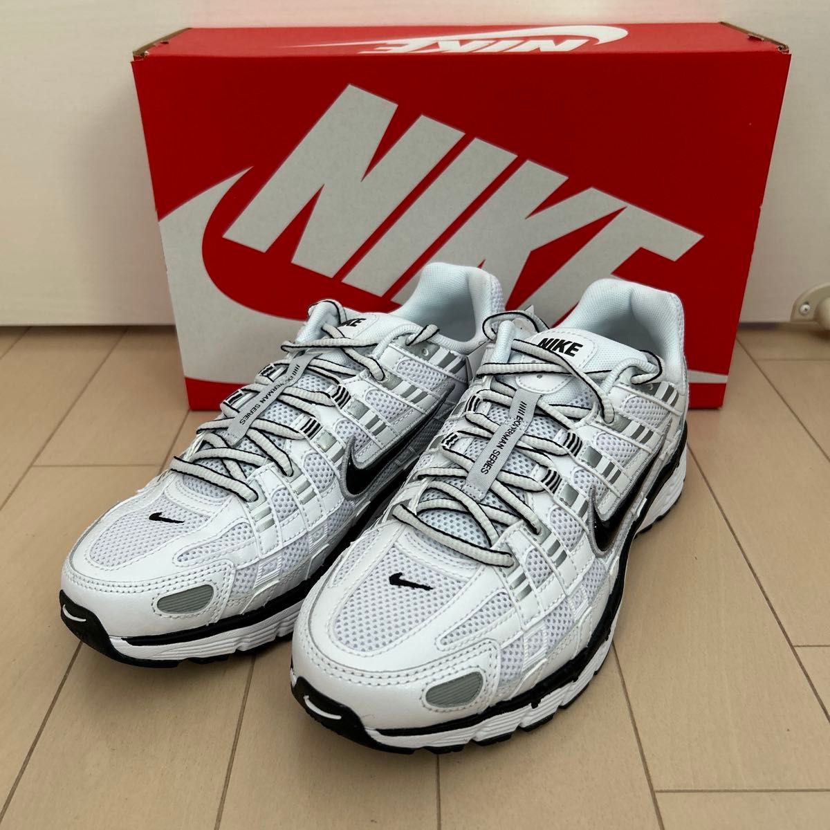 NIKE P-6000 WHT/BLK 国内発送 NIKE P-6000 white black Metallic Silver 25cm|Yahoo!フリマ