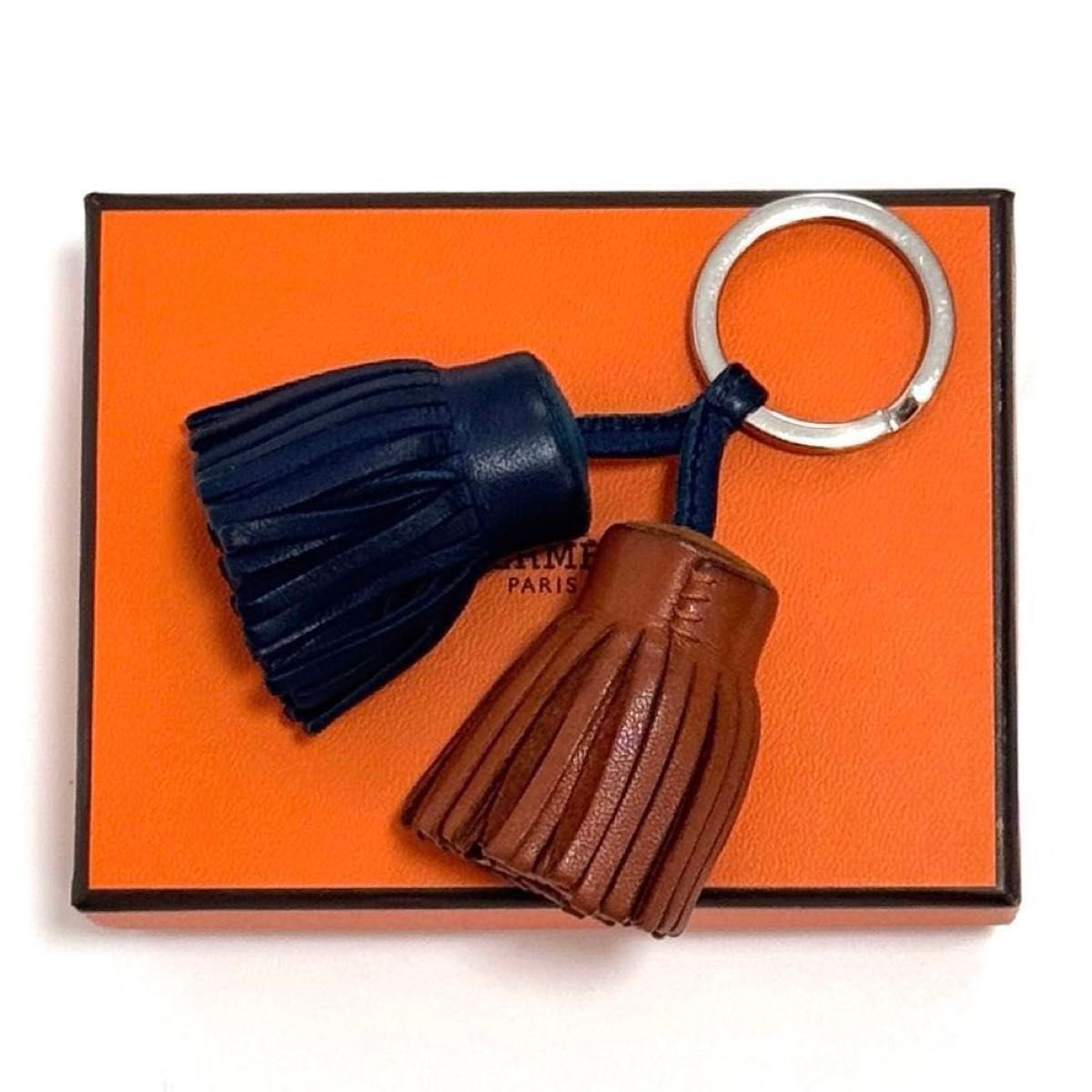 【大幅値下げ】HERMES エルメス カルメン ウノドス レザーシルバーチャーム エルメス カルメン ウノドス キーリング チャーム キーホルダー