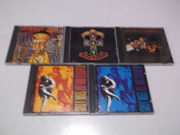 ]　Guns N' Roses　【　CD 5点セット♪美品　】 APPETITE FOR DESTRUCTION / IN THE STUDIO / USE YOUR ILLUSION Ⅰ&Ⅱ / SILVER BULLET_画像1