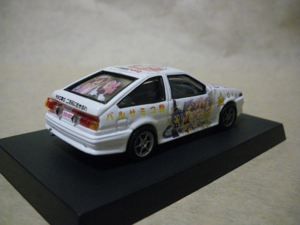 1/64 青島 白 らきすた 痛車ミニカー ベルテックス AE86 トレノ イニシャルD 頭文字D 峠 改造カスタム トミカサイズミニカー ドリフト_画像3