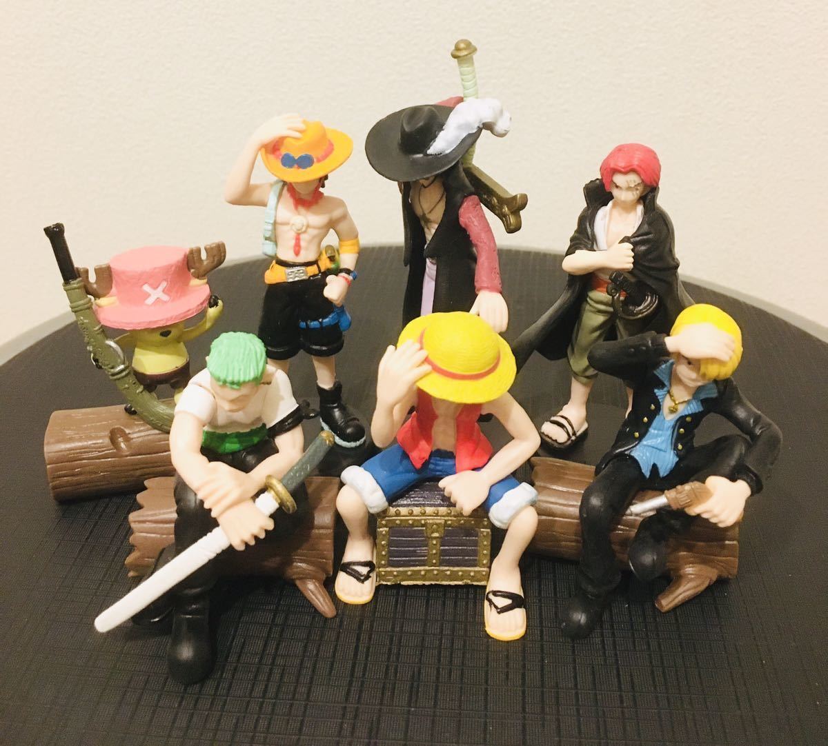 ONE PIECE(ワンピース) ミニフィギュア 7種セット ルフィ ゾロ サンジ チョッパー エース シャンクス ミホーク セット まとめ売り_画像1