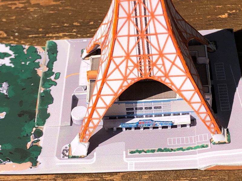 ◇モスラ 東京タワー ペーパークラフト 自作完成品 幼虫強襲 ◇モスラ 東京タワー ペーパークラフト 自作完成品 幼虫強襲