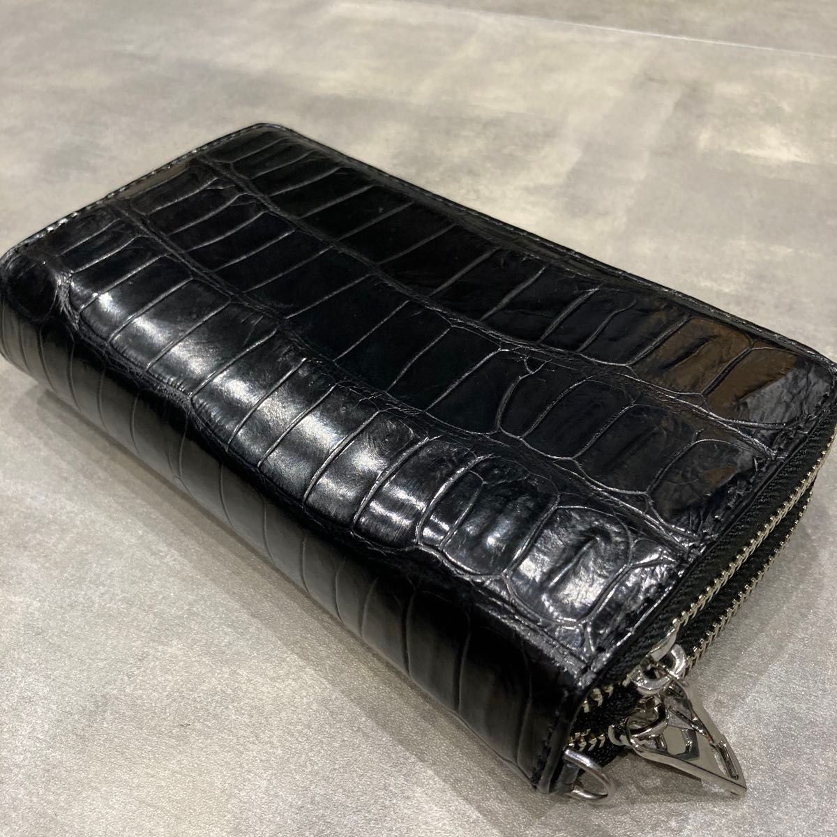 CROCODILE ブラックレザー ラウンドジップ 長財布 シルバー【新品】 CROCODILE ブラックレザー ラウンドジップ 長財布 シルバー