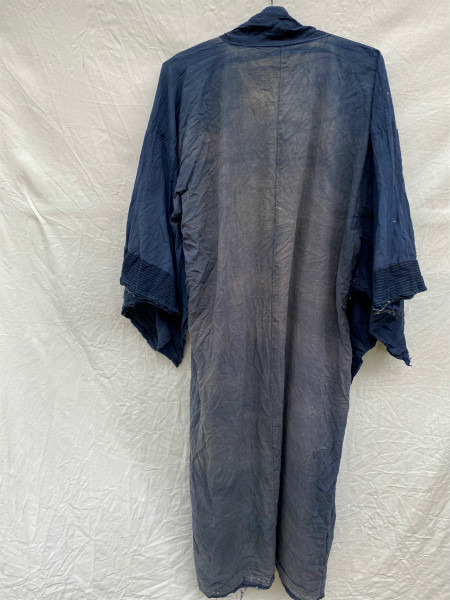 藍染 襤褸 羽織り 和ローブ 夜着 木綿 刺し子 古布 ストール付きのようなシルエット_画像2