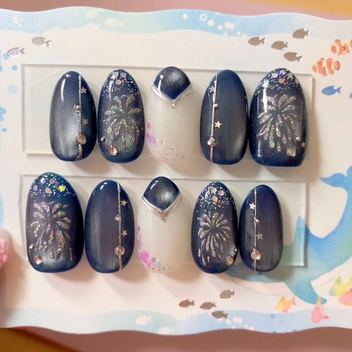 【サイズ変更無料】ネイルチップ ネイビーマグネット 花火【ハンドメイド】
