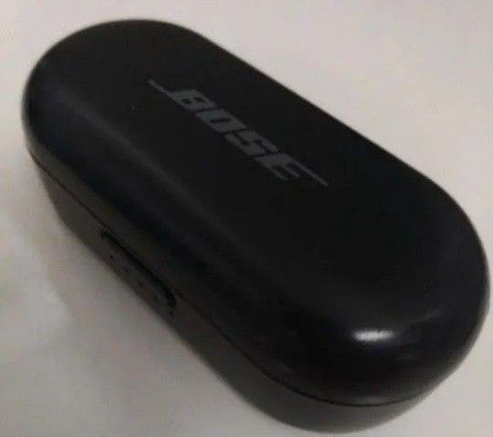 Bose Sport Earbuds ブラック 充電ケース付き中古品 Bose Sport Earbuds ブラック 充電ケース付き中古品 Bose Sport