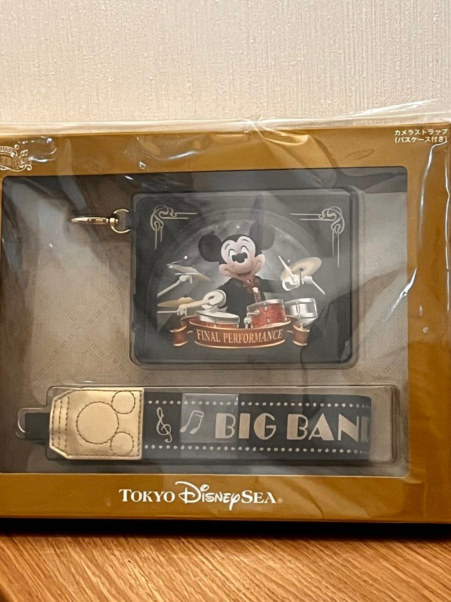 ディズニーシー We Love ビッグバンドビート カメラストラップ ミッキー ディズニーシー We Love ビッグバンドビート カメラストラップ