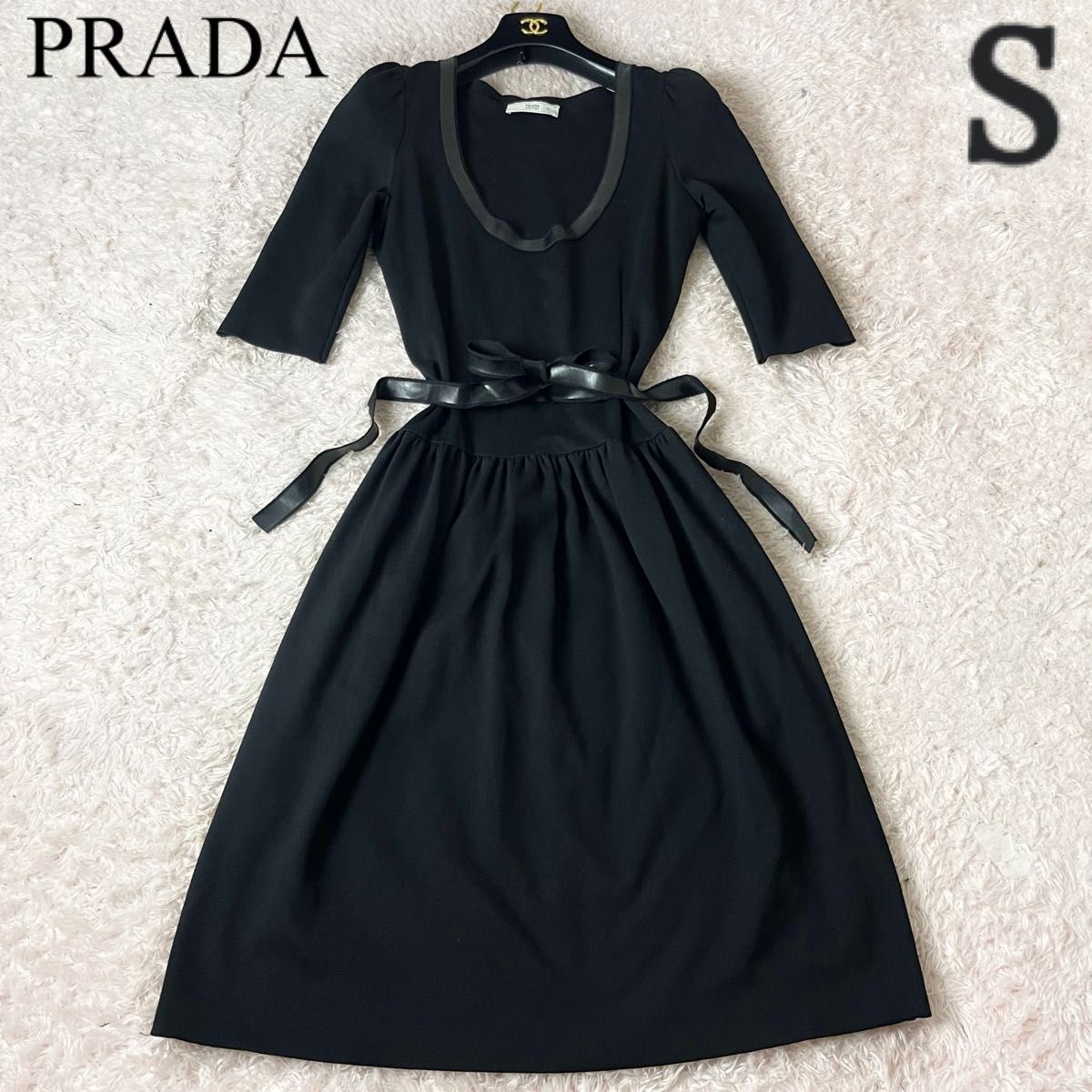 【PRADA】ひざ丈ワンピース ブラック ☆セール中 !! PRADA プラダ カットソー ワンピース Aライン フレア リボン