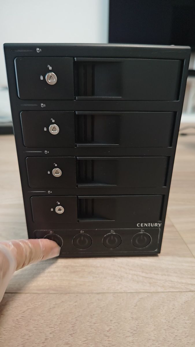 【裸族のカプセルホテルVer.2】独立電源 3.5インチ SATA-HDD ケース USB3.0接続 センチュリー century
