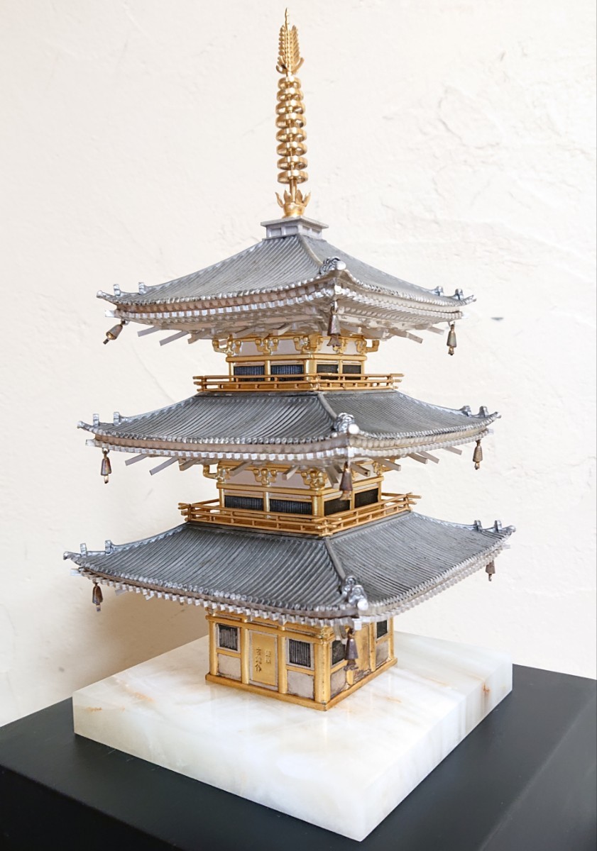 銀製/三重塔/尚美堂造 /古鏡作/【国宝 当麻寺東塔】 三重塔/共箱 銀製/三重塔/尚美堂造 /古鏡作/【国宝 当麻寺東塔】 三重塔/共箱