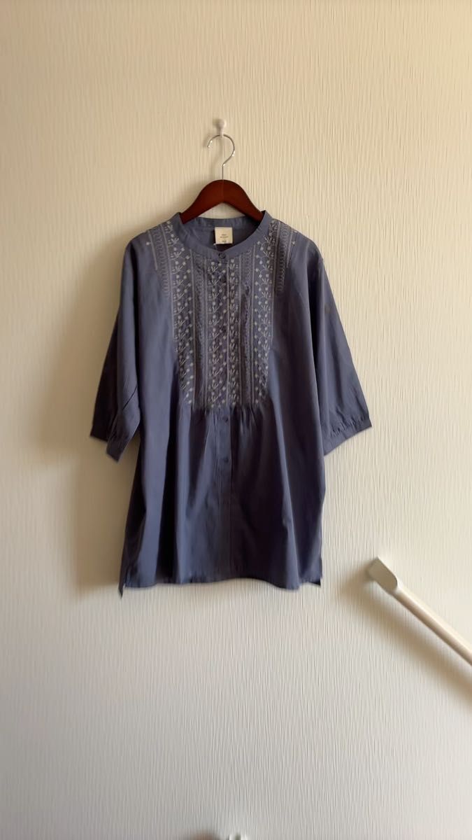 (新品)刺繍ブラウス*ブルーグレー五分袖 M〜Lゆったり