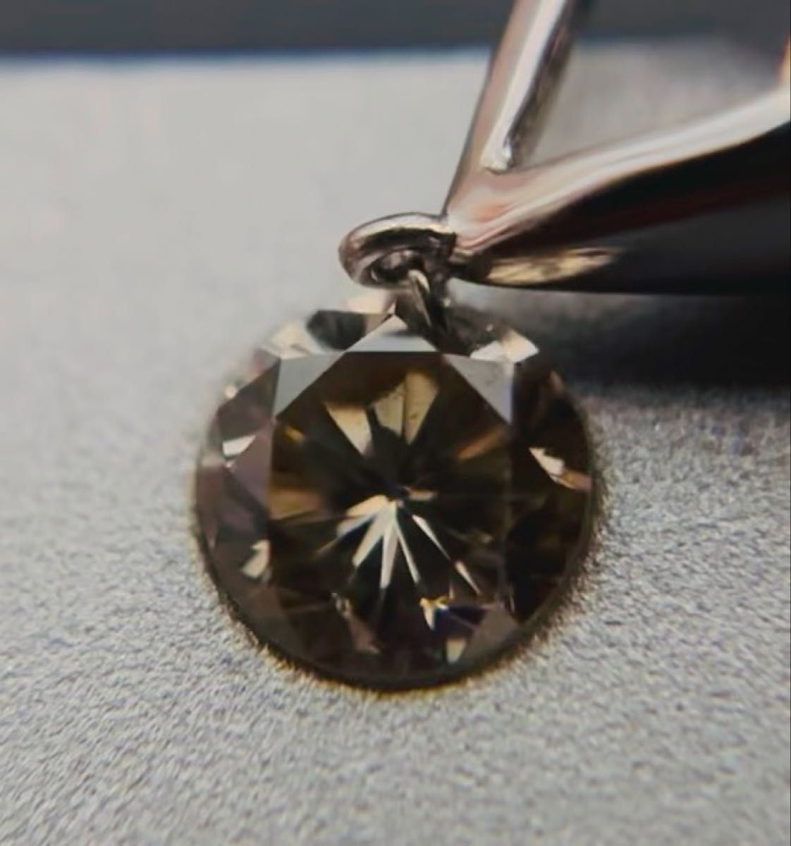 k18 WG 天然ダイヤモンド 1粒0.4ct ライトブラウンダイヤモンド ペンダントトップ 超絶キレイ!宝石ソーティング付き
