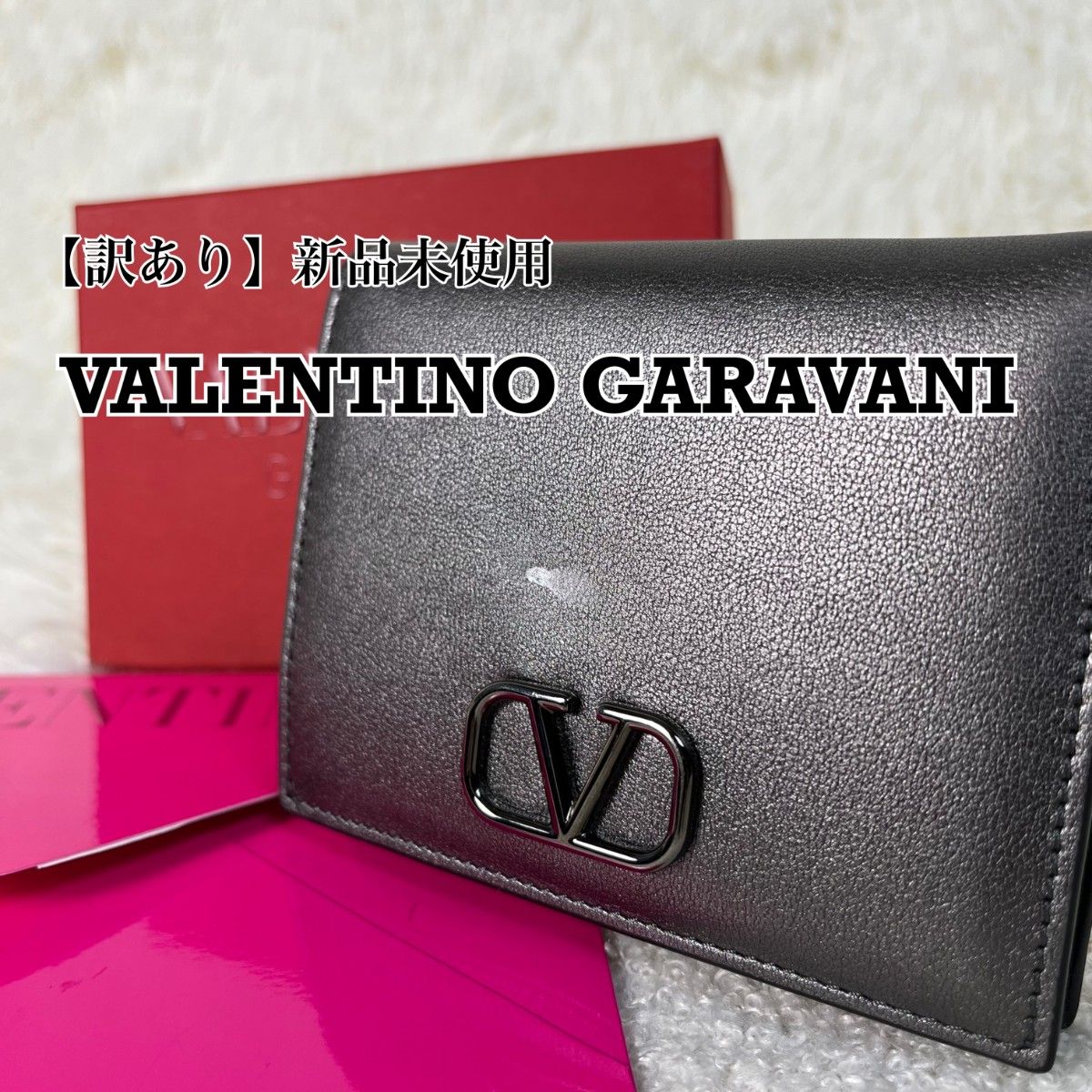 VALENTINO GARAVANI 赤 二つ折り財布 新品未使用 訳あり 新品未使用 VALENTINO GARAVANI 二つ折り財布 レザー