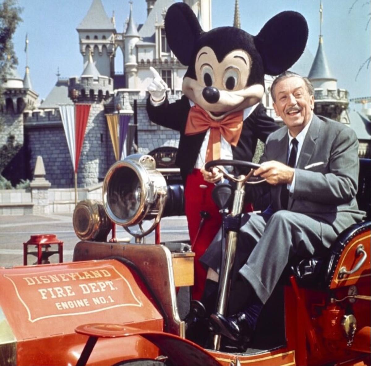 ディズニーランド ミッキー ウォルト 70周年限定 日本未発売 完売品 ディズニーランド70周年 ミッキー&ウォルトディズニー