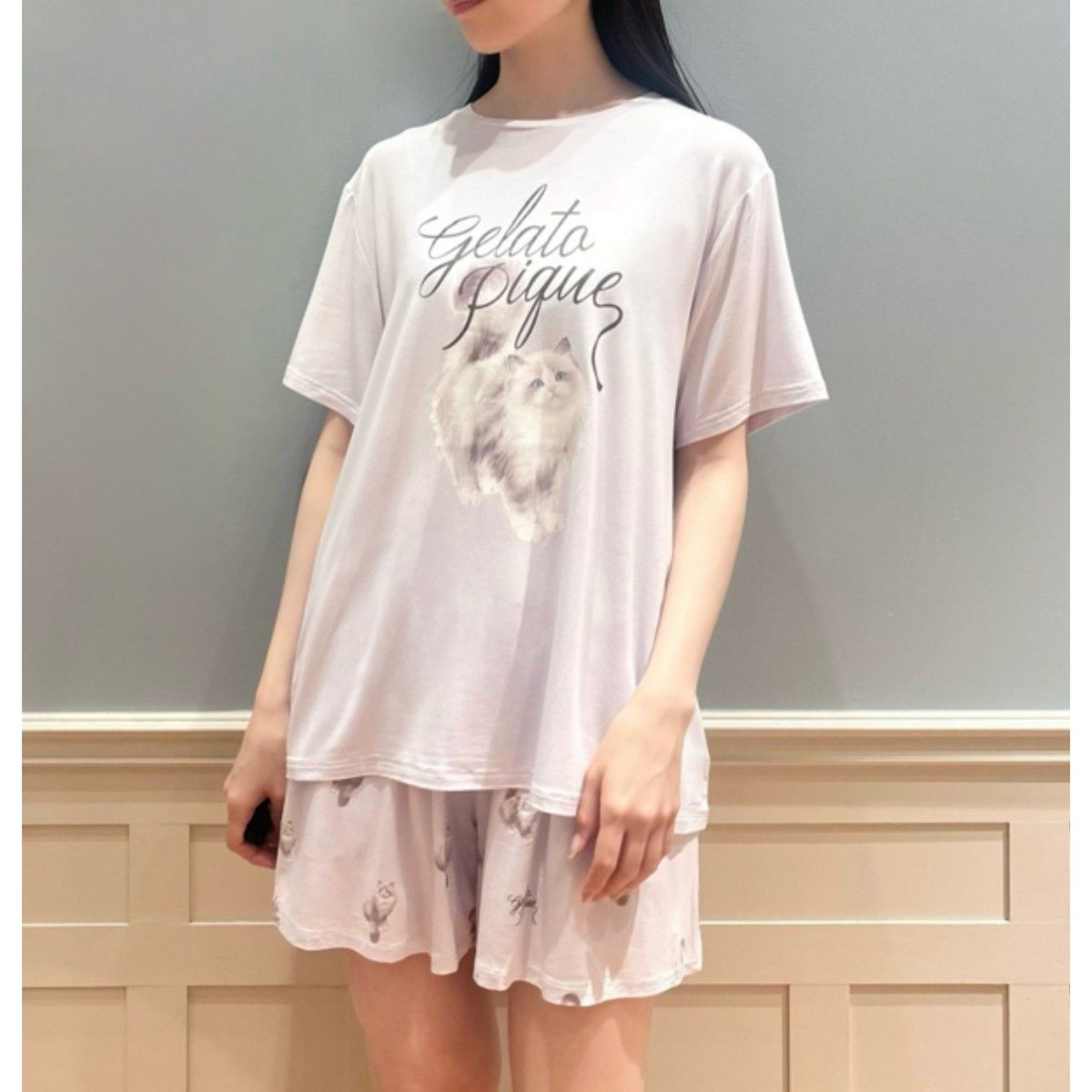 【MUCENT】セット Tシャツ & ショートパンツ R6804 わけあり 【ONLINE限定】CAT柄ワンポイントTシャツ&ショート