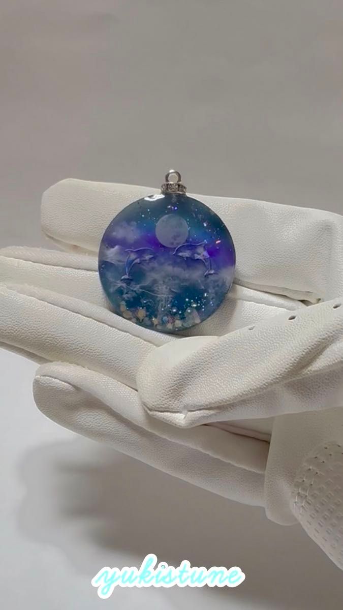 【No.196】ハンドメイド 夏夜の海 イルカ ネックレス ペンダント アクセサリー レジン 雪狐レジン