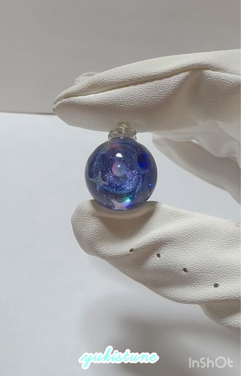 【No.194】ハンドメイド 宇宙玉 レジン ネックレス ペンダント アクセサリー 宇宙 キーホルダー 雪狐レジン