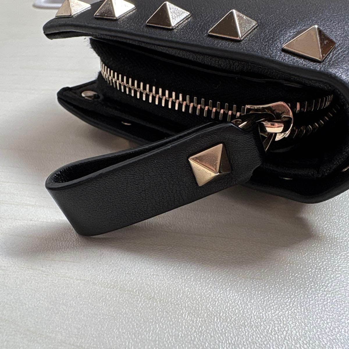 ロックスタッズウォレット VALENTINO ヴァレンティノ レザー 二つ折り財布 ロックスタッズ