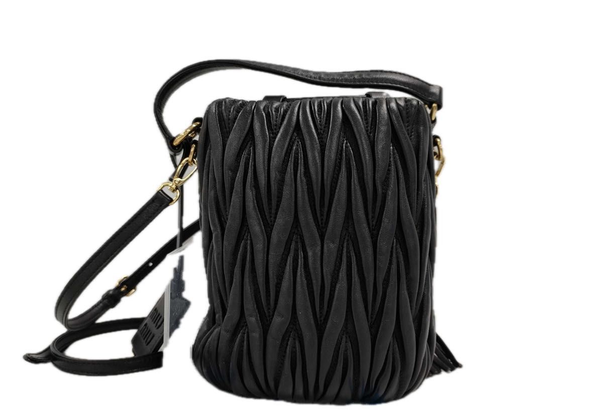 ◆MiuMiu 最新作◆マテラッセ・バケット・クロスボディバッグ◆ miumiu マテラッセ バケット クロスボディバック ミュウミュウ