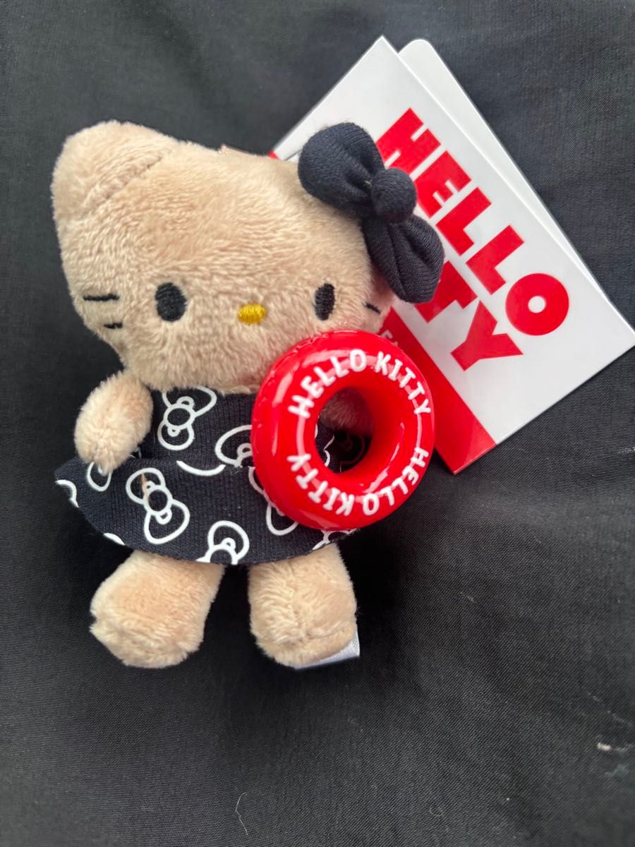 新品 me %ローリーズファーム 日焼けキティ ぬいぐるみキーホルダー ウキワ me%ローリーズファーム 日焼けキティ トイキーホルダー ウキワ