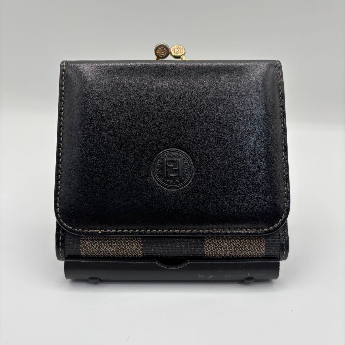 美品 FENDI フェンディ ペカン 折財布 がま口 美品 FENDI フェンディ ペカン がま口 三つ折り財布 二つ折り