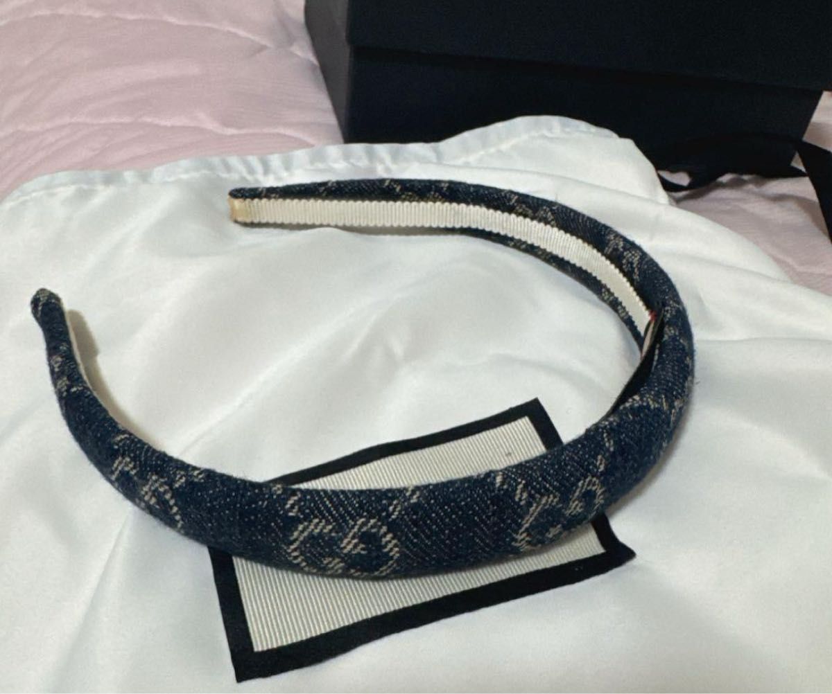 Gucci グッチ デニム ヘアバンド カチューシャ 黒 デニム 9681 大人気アイテム】GUCCI カチューシャ デニム ヘアバンド 大人気