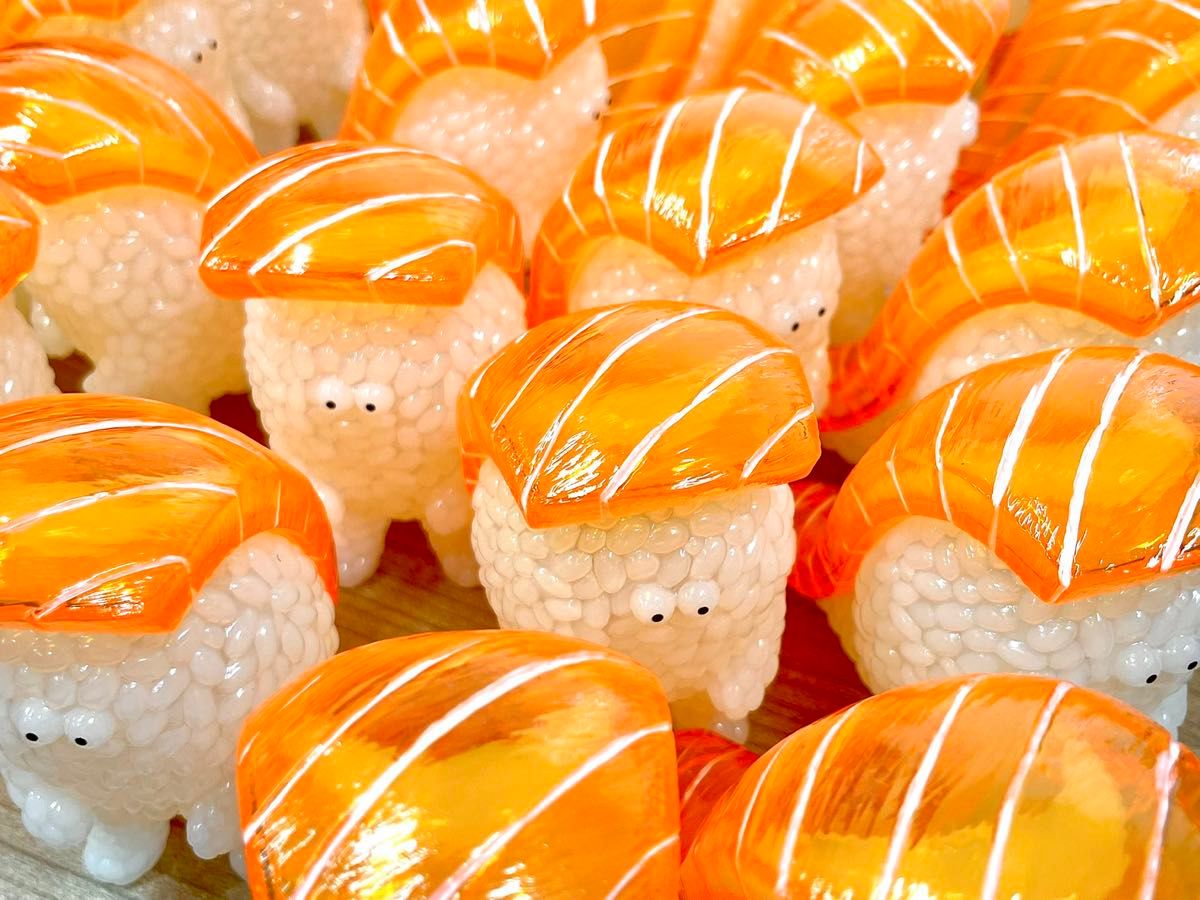 新品 希少 スシエルエー SUSHI-LA 新鮮サーモン ソフビフィギュア 新品 希少 ナカオテッペイ スシエルエー SUSHI-L A SUSHI-LA