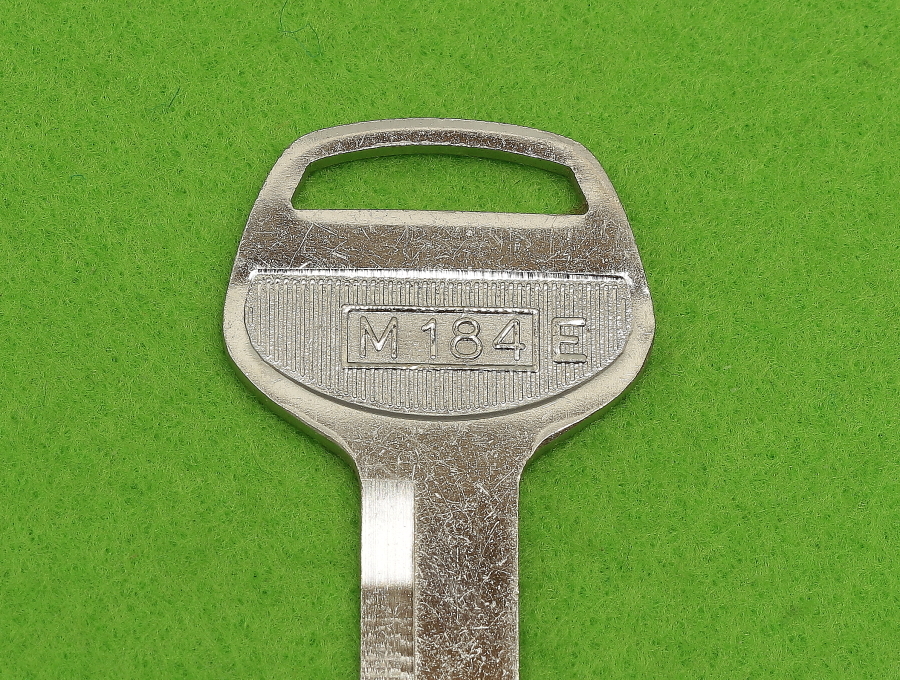  blank key M184 E W&S unused storage goods . key making for 