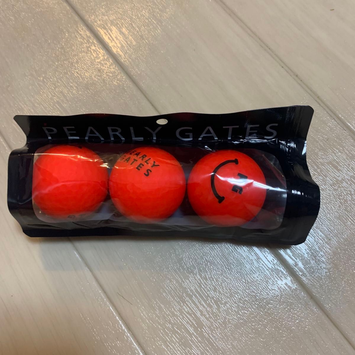 新品■16,390円【パーリーゲイツ 】カラー ゴルフボール 計20個、タオル他 新品 16 390円【パーリーゲイツ 】カラー ゴルフボール 計20個